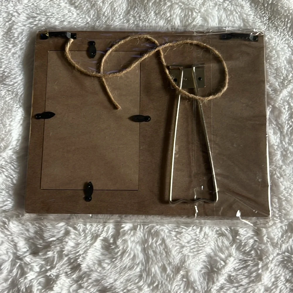 Romantic Wooden Picture Frame 4x6 – Anniversary or Valentine’s Gift for Couples